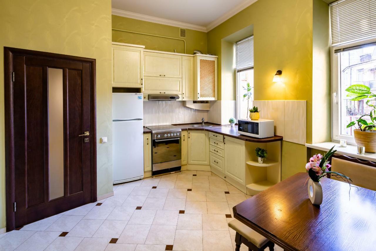 Alfa Apartments Kniazia Romana 11 利沃夫 外观 照片